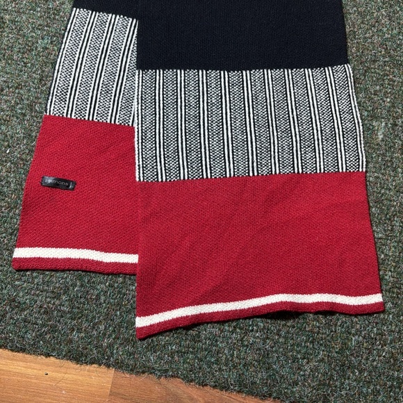 Simons Wool Scarf - Picture 3 of 5